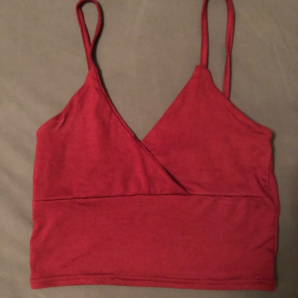 Maroon cropped tank top